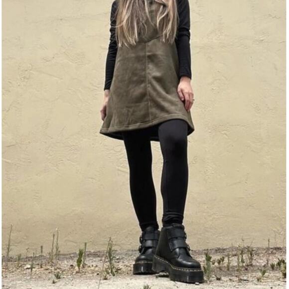 New! Dr. Martens Devon Buckle Flower Leather Platform Boots - US 10 - Picture 2 of 15